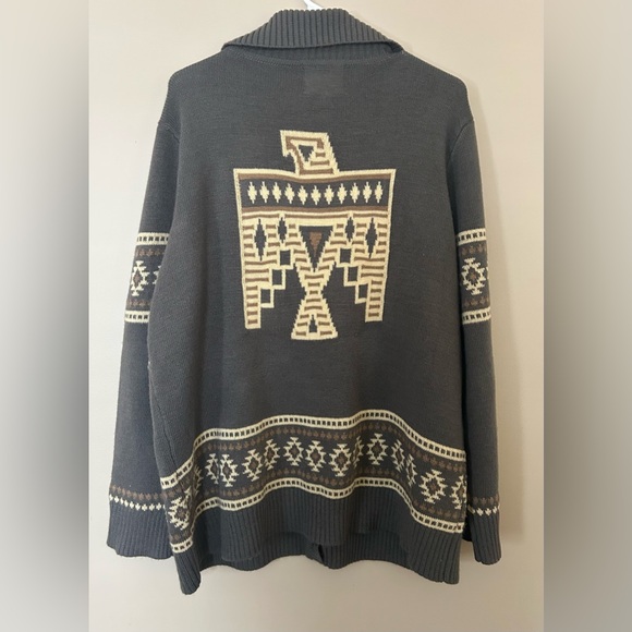 Savanna Jane Gray and Cream Patterned Button-Up Cardigan - Picture 2 of 5